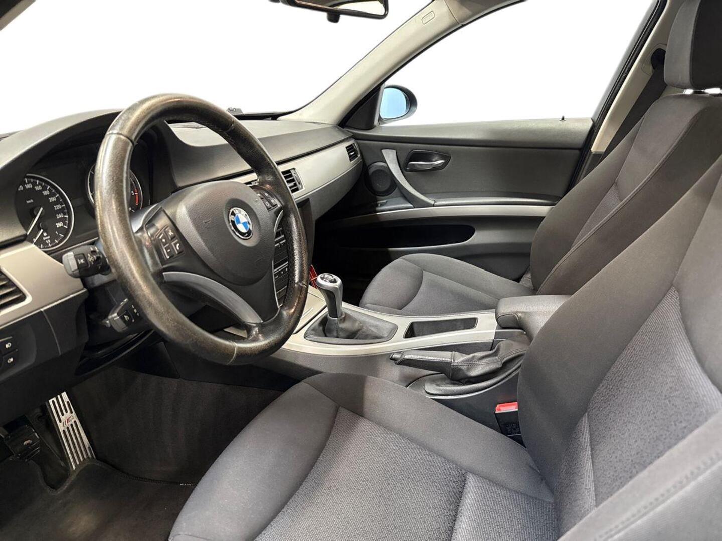BMW 318 2008