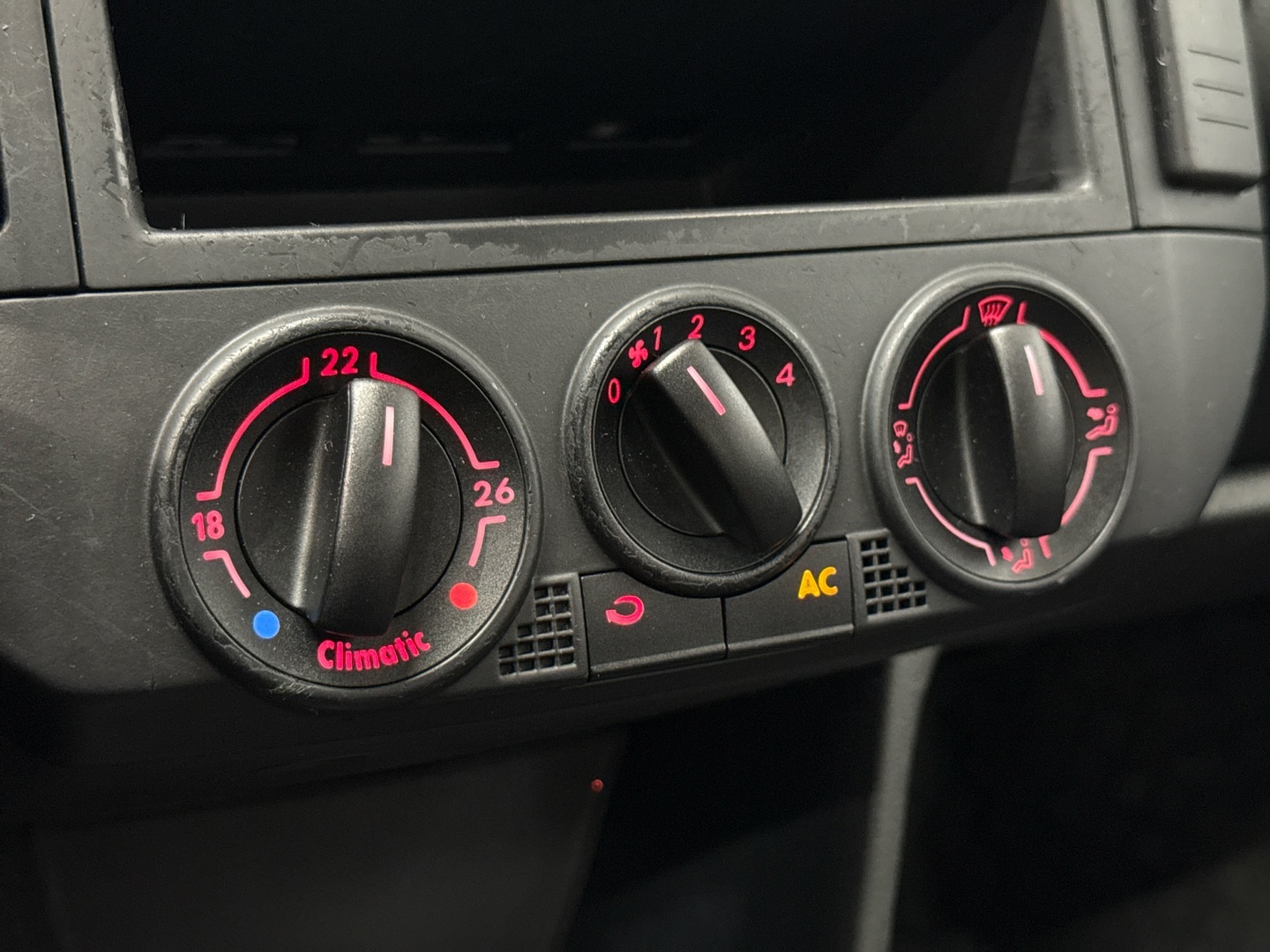 VOLKSWAGEN Polo 2003