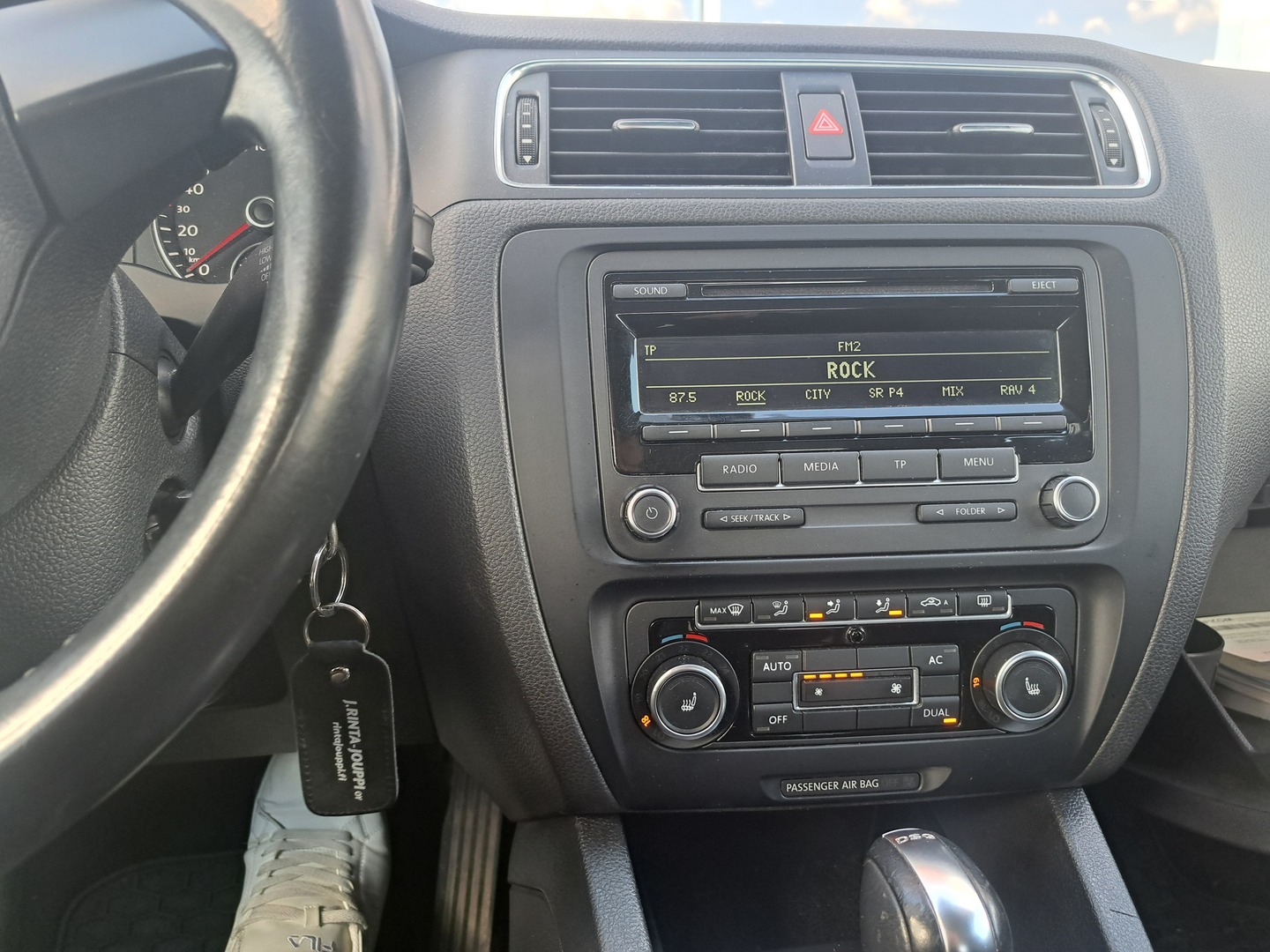 VOLKSWAGEN Jetta 2012