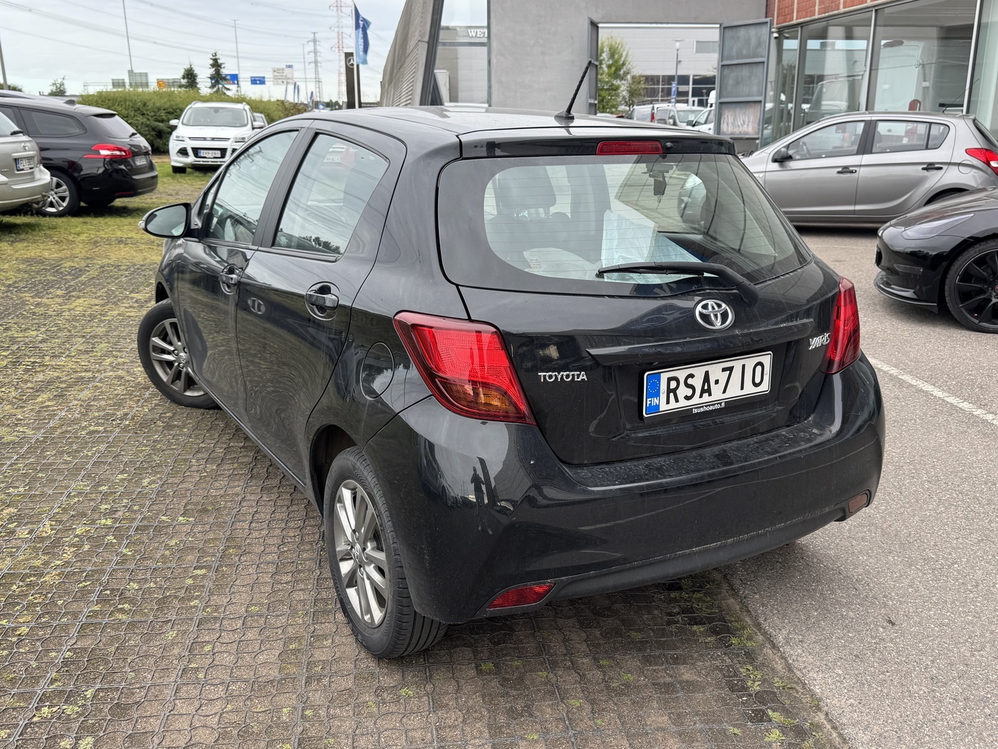 TOYOTA Yaris 2015