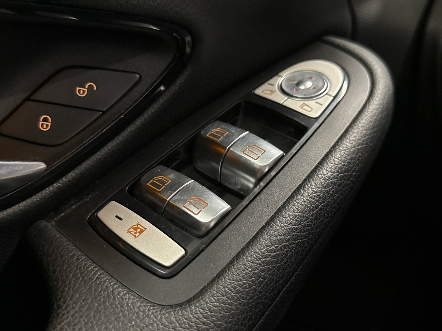 MERCEDES-BENZ C 2016