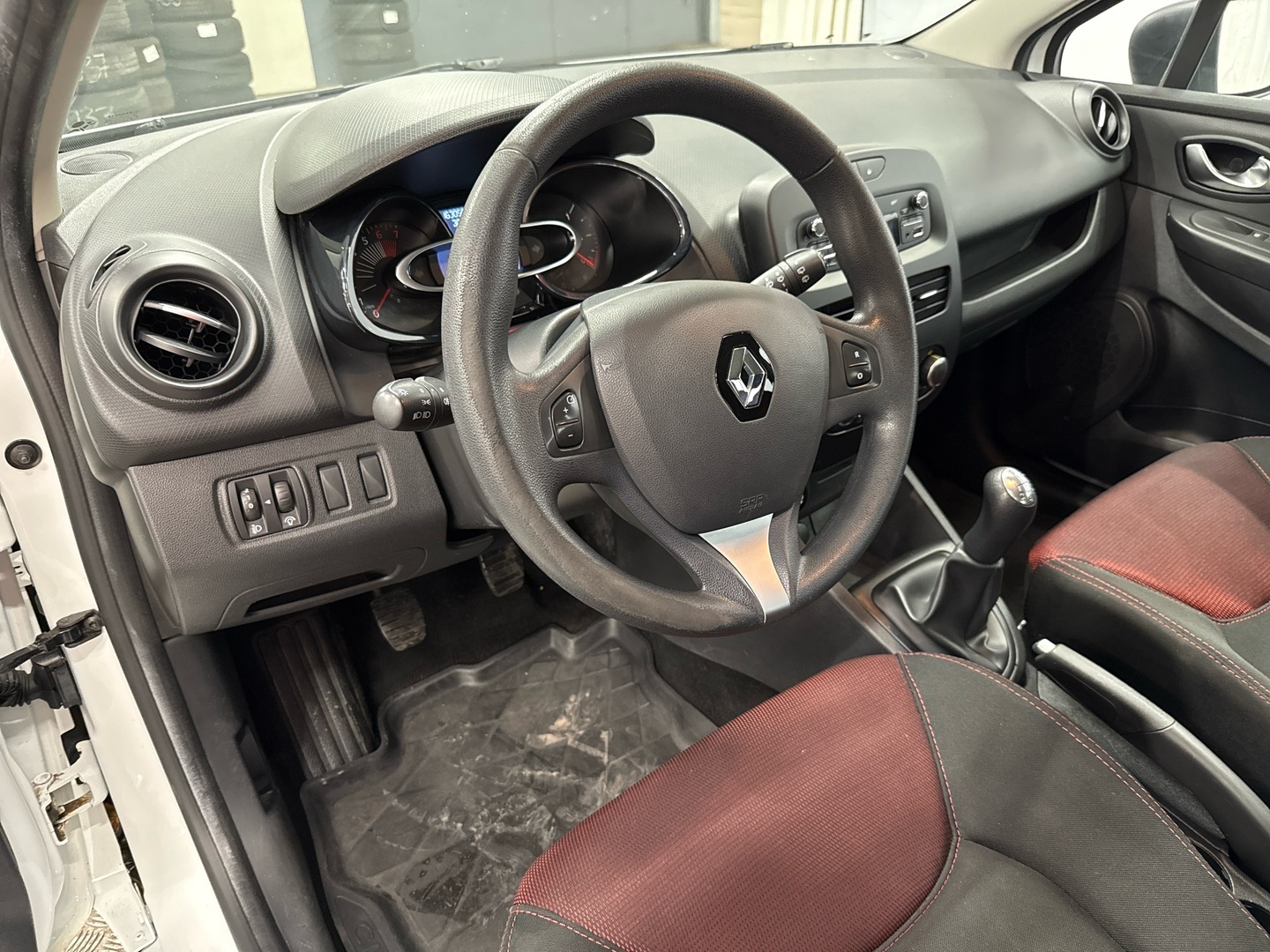 RENAULT Clio 2016