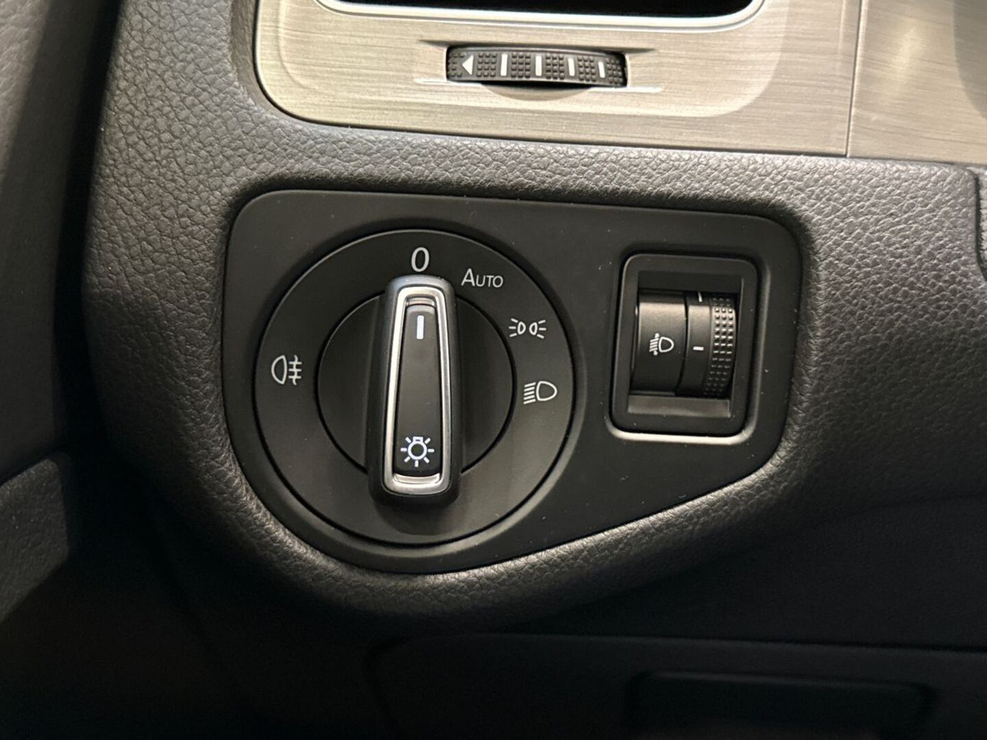 VOLKSWAGEN Golf 2015