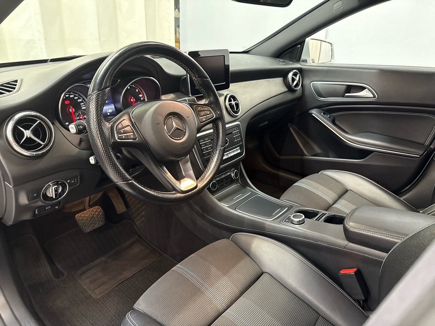 MERCEDES-BENZ CLA 2018