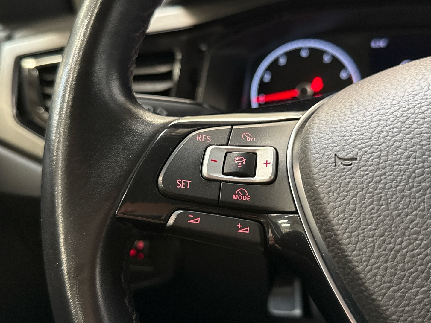 VOLKSWAGEN Polo 2020