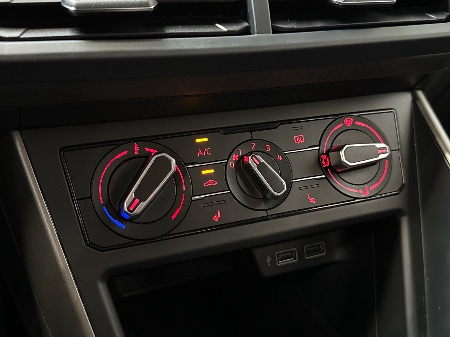 VOLKSWAGEN Polo 2020