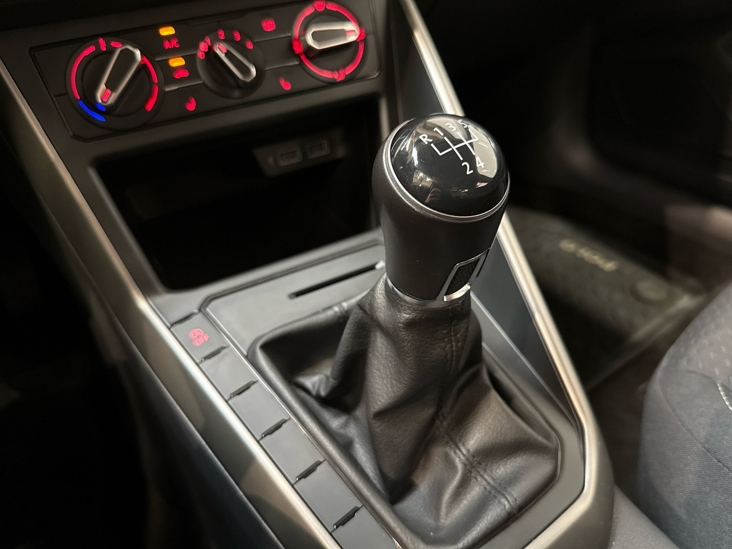 VOLKSWAGEN Polo 2020