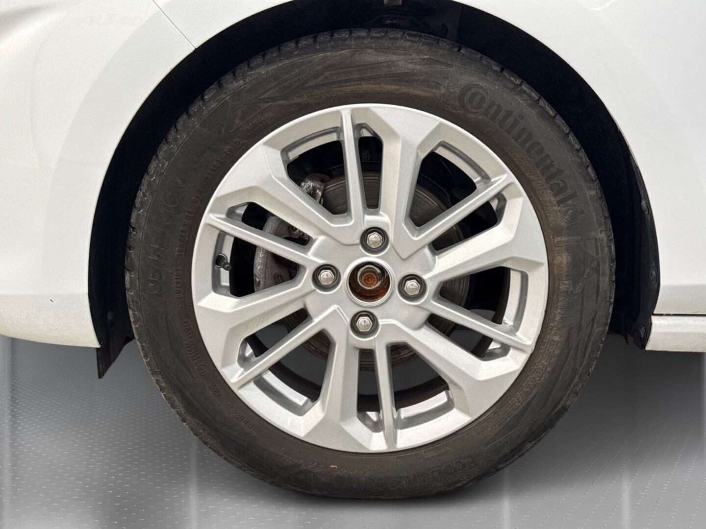 FORD Fiesta 13