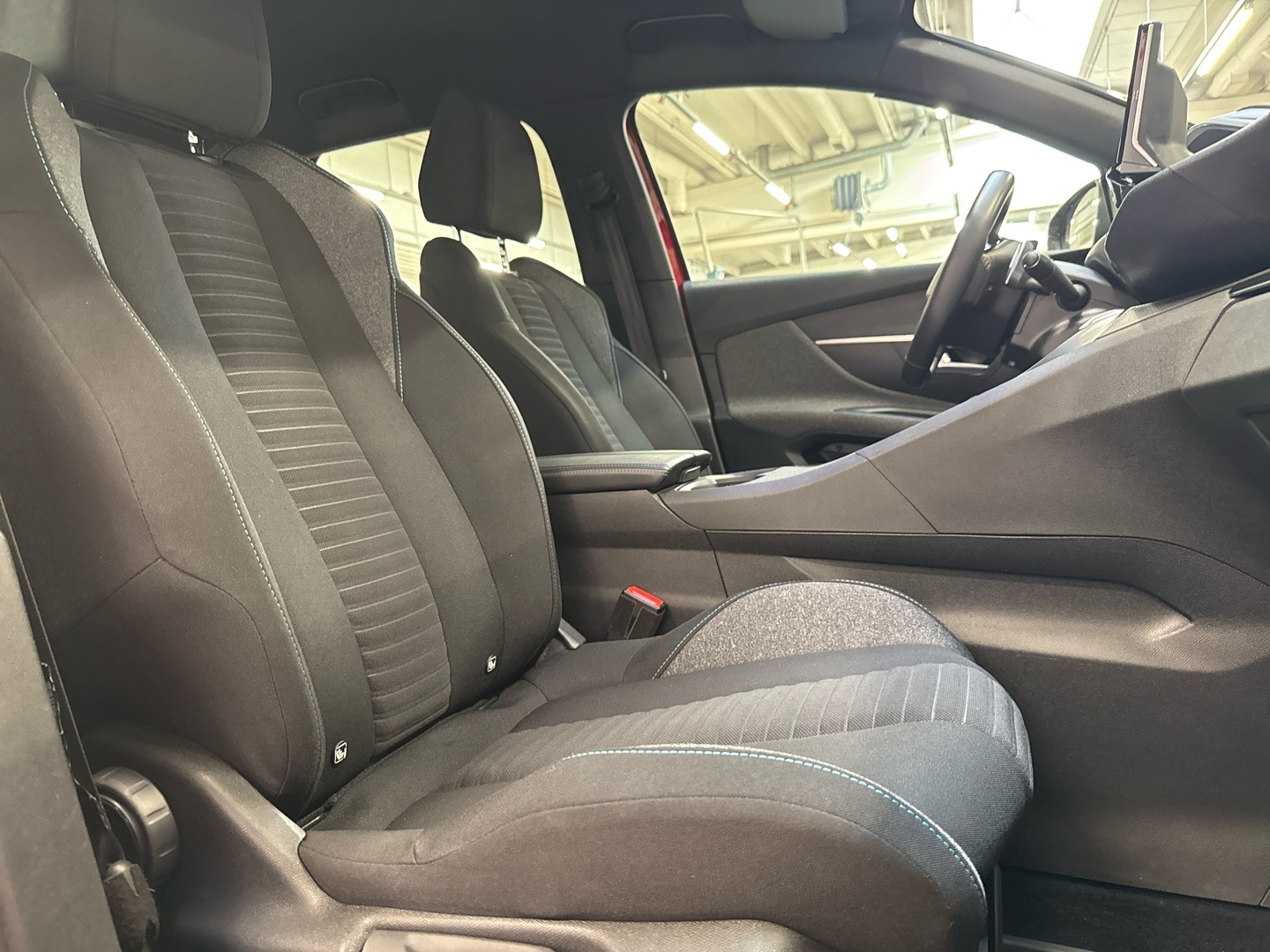 PEUGEOT 3008 2023