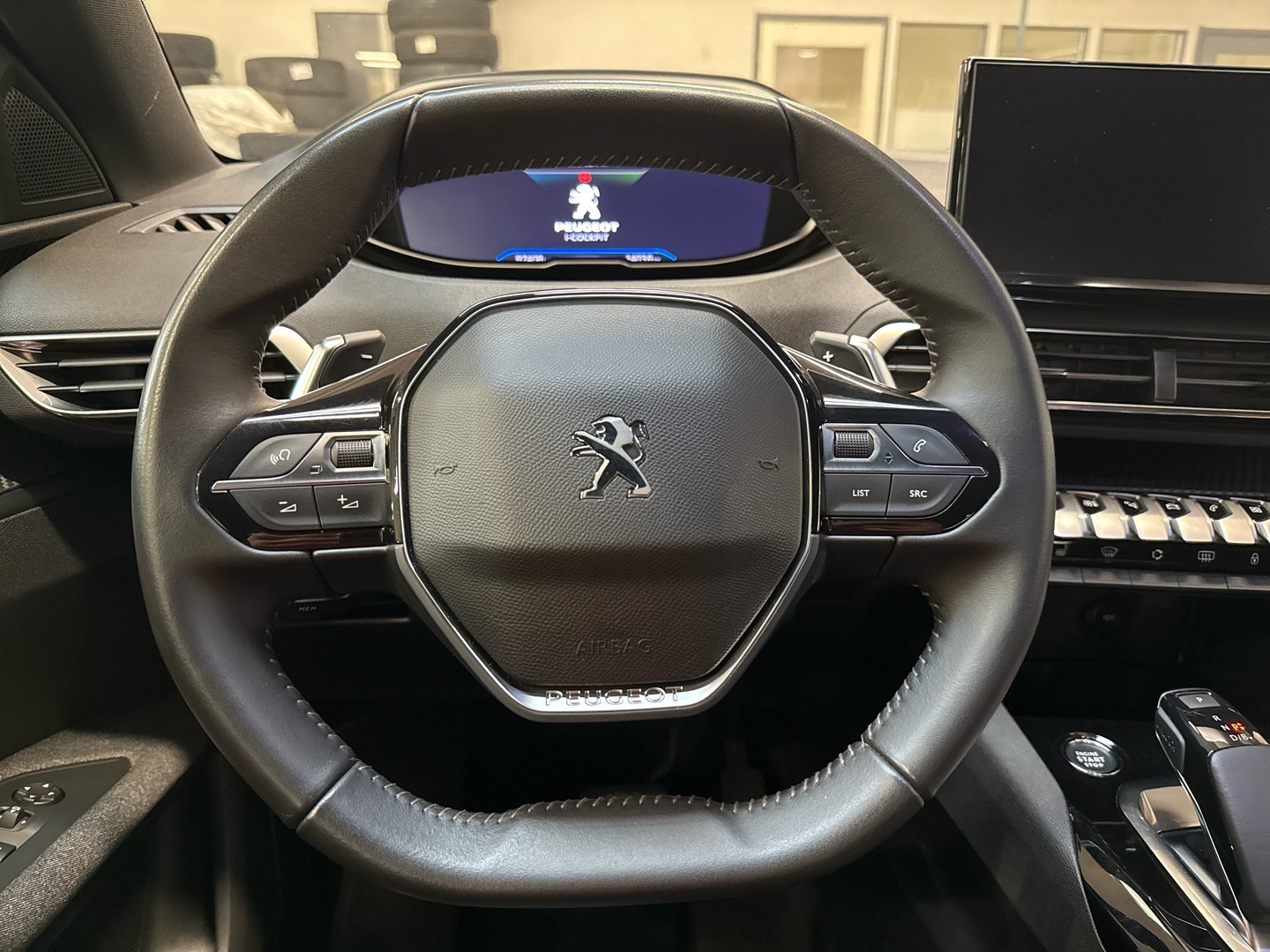PEUGEOT 3008 2023