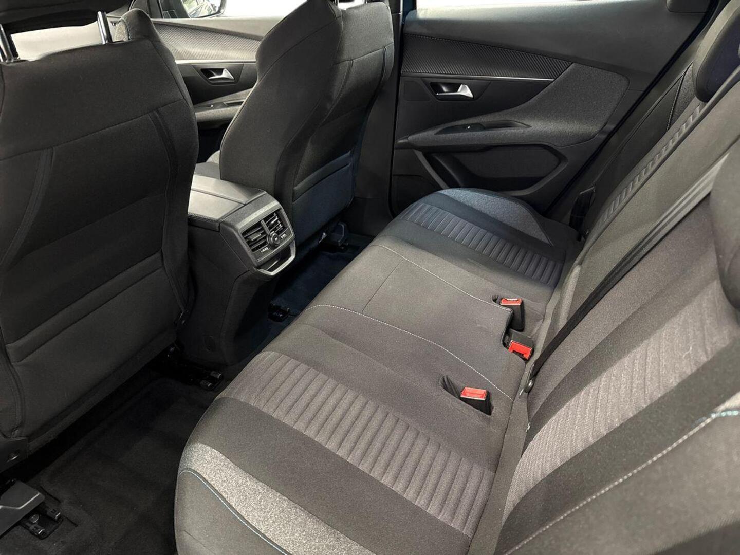 PEUGEOT 3008 2023
