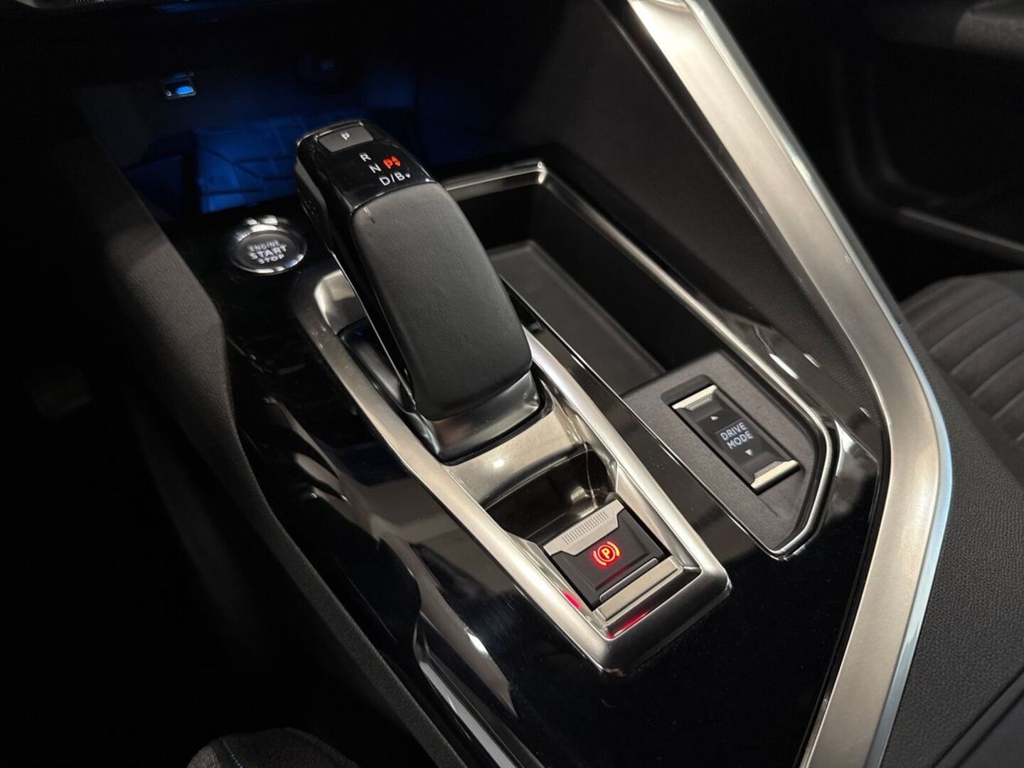PEUGEOT 3008 2023