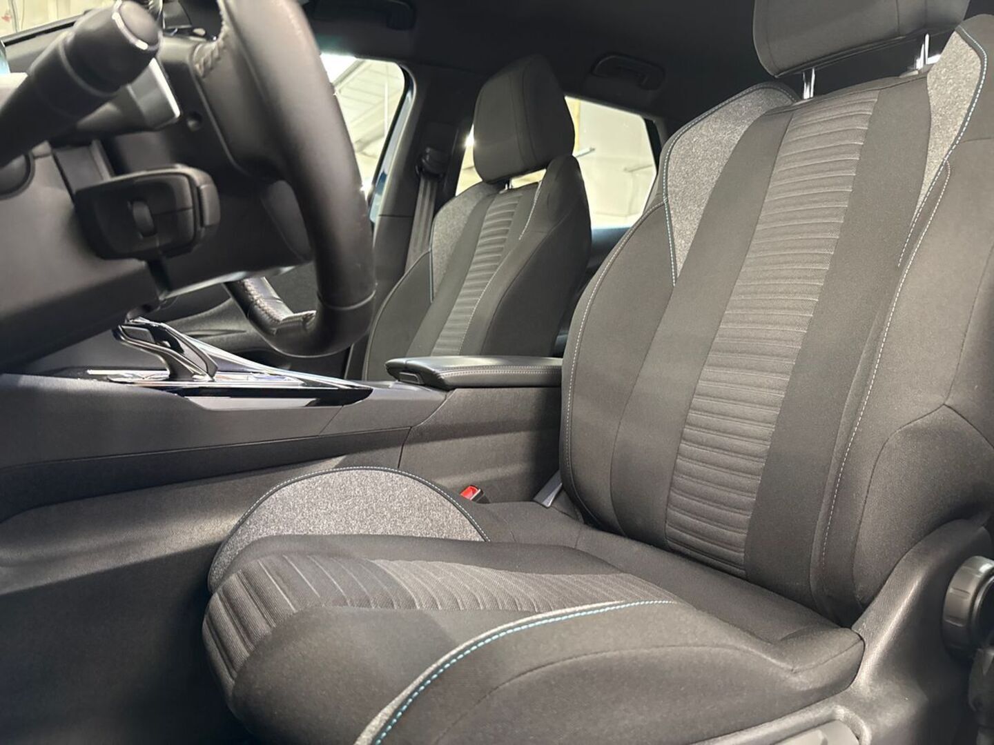 PEUGEOT 3008 2023