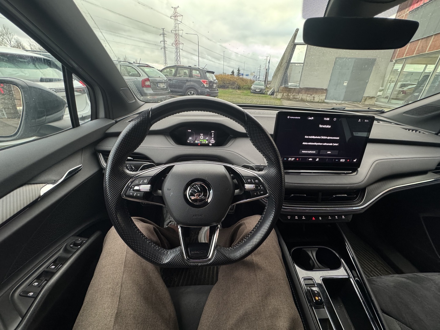 SKODA Enyaq 2023