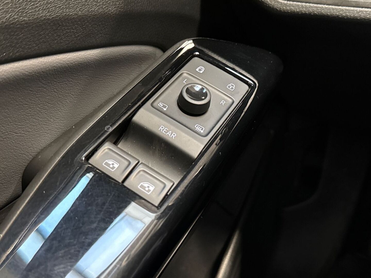 VOLKSWAGEN ID.4 2023