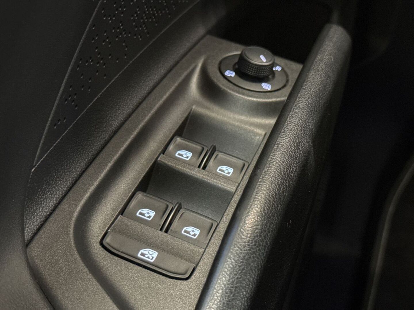 SKODA Enyaq 33