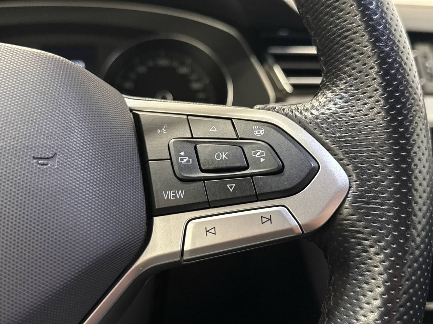 VOLKSWAGEN Passat 2021