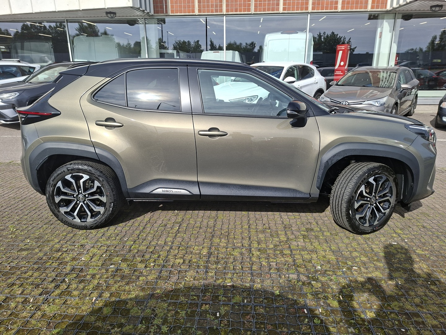 TOYOTA Yaris Cross 2024