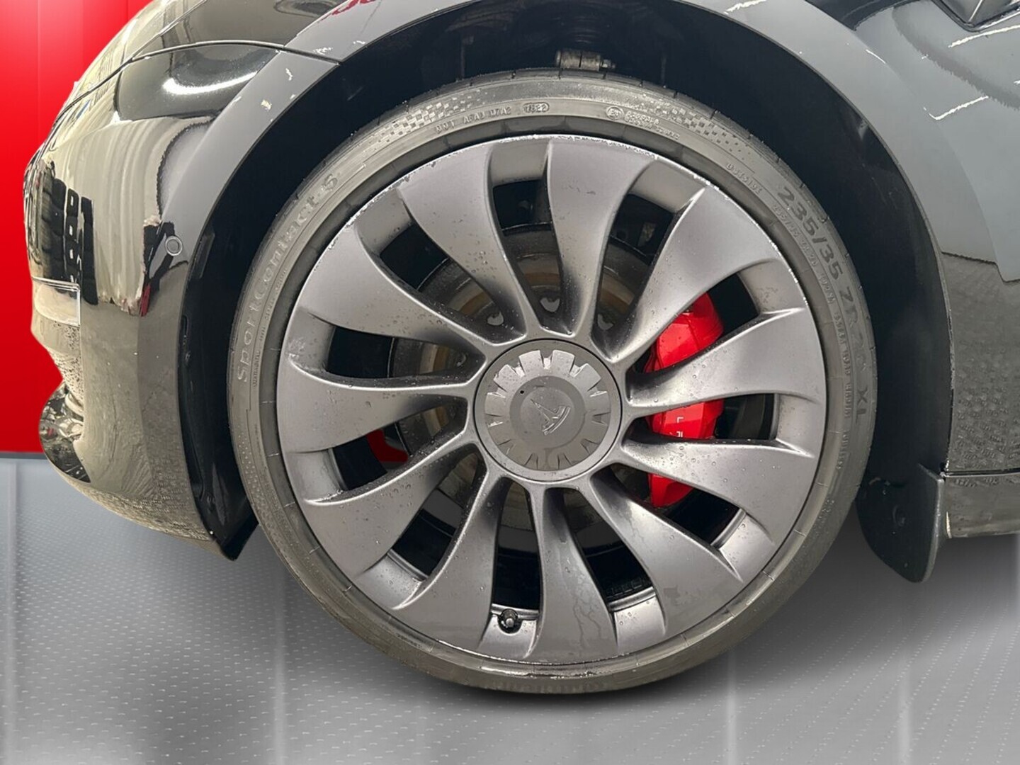 TESLA Model 3 10