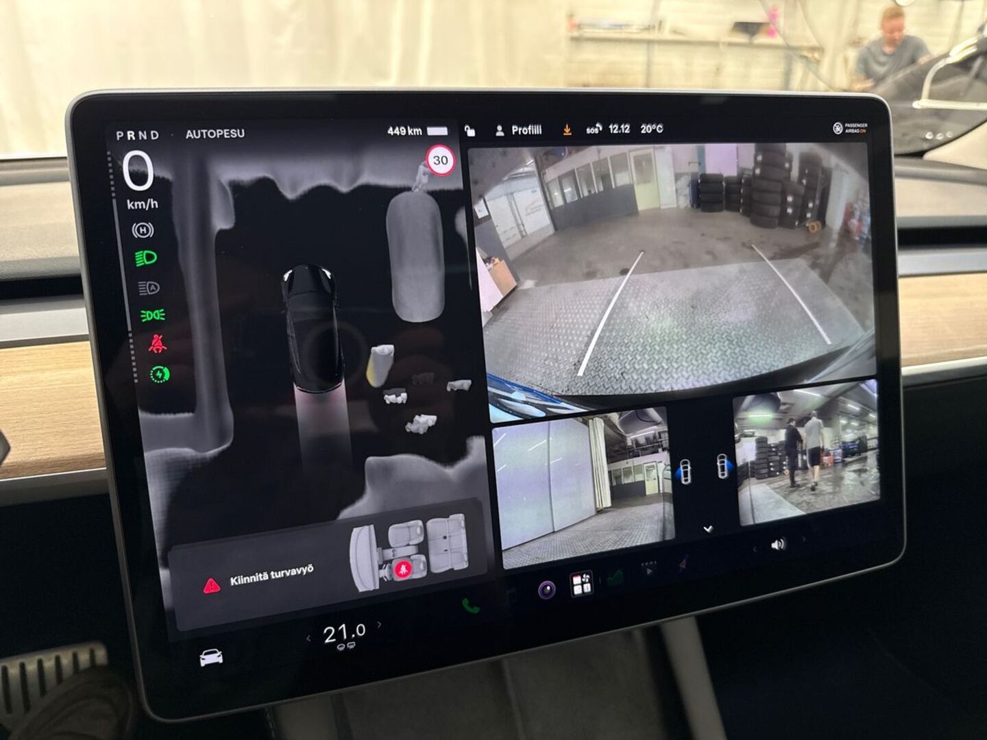 TESLA Model 3 17