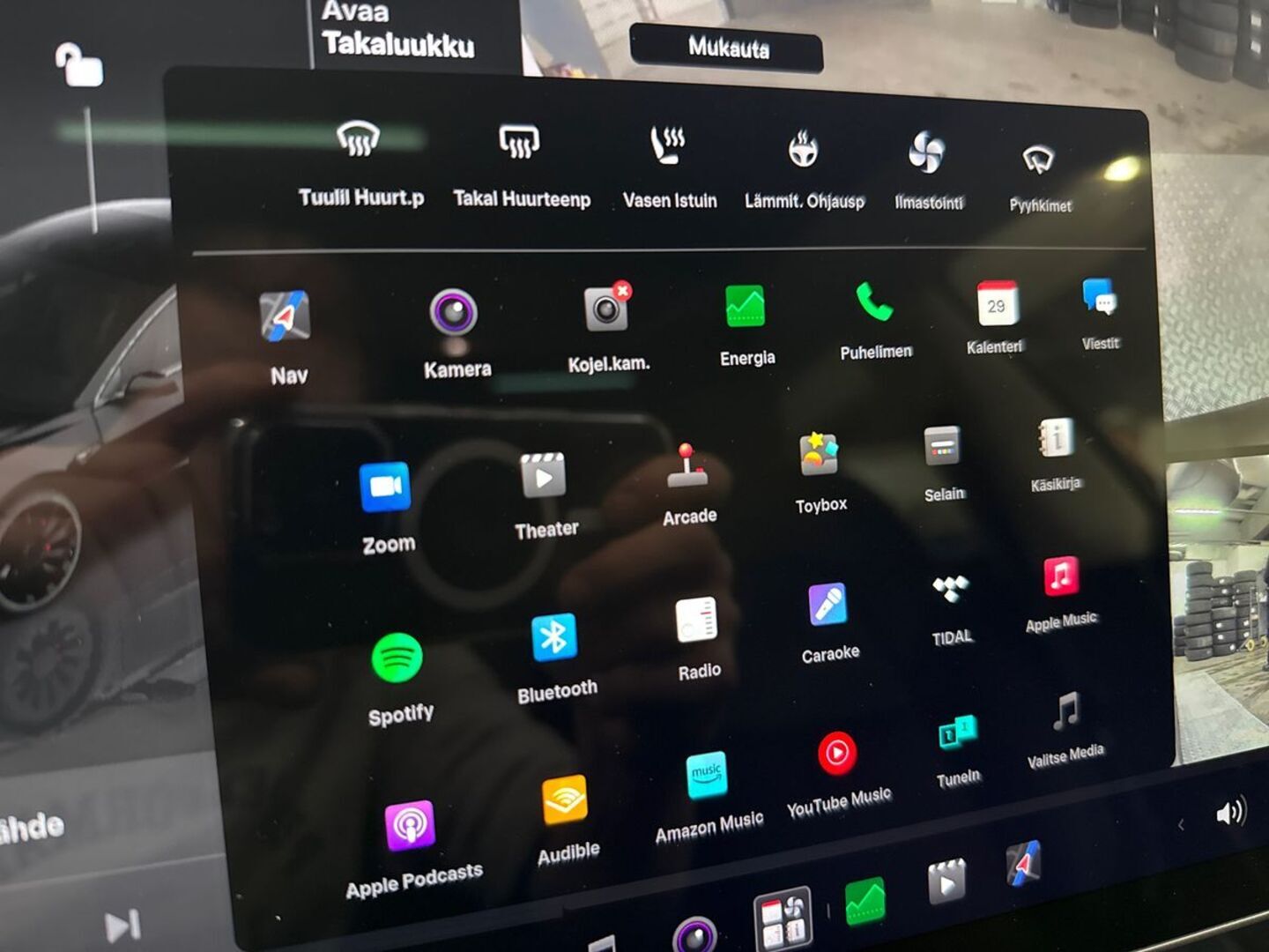 TESLA Model 3 18