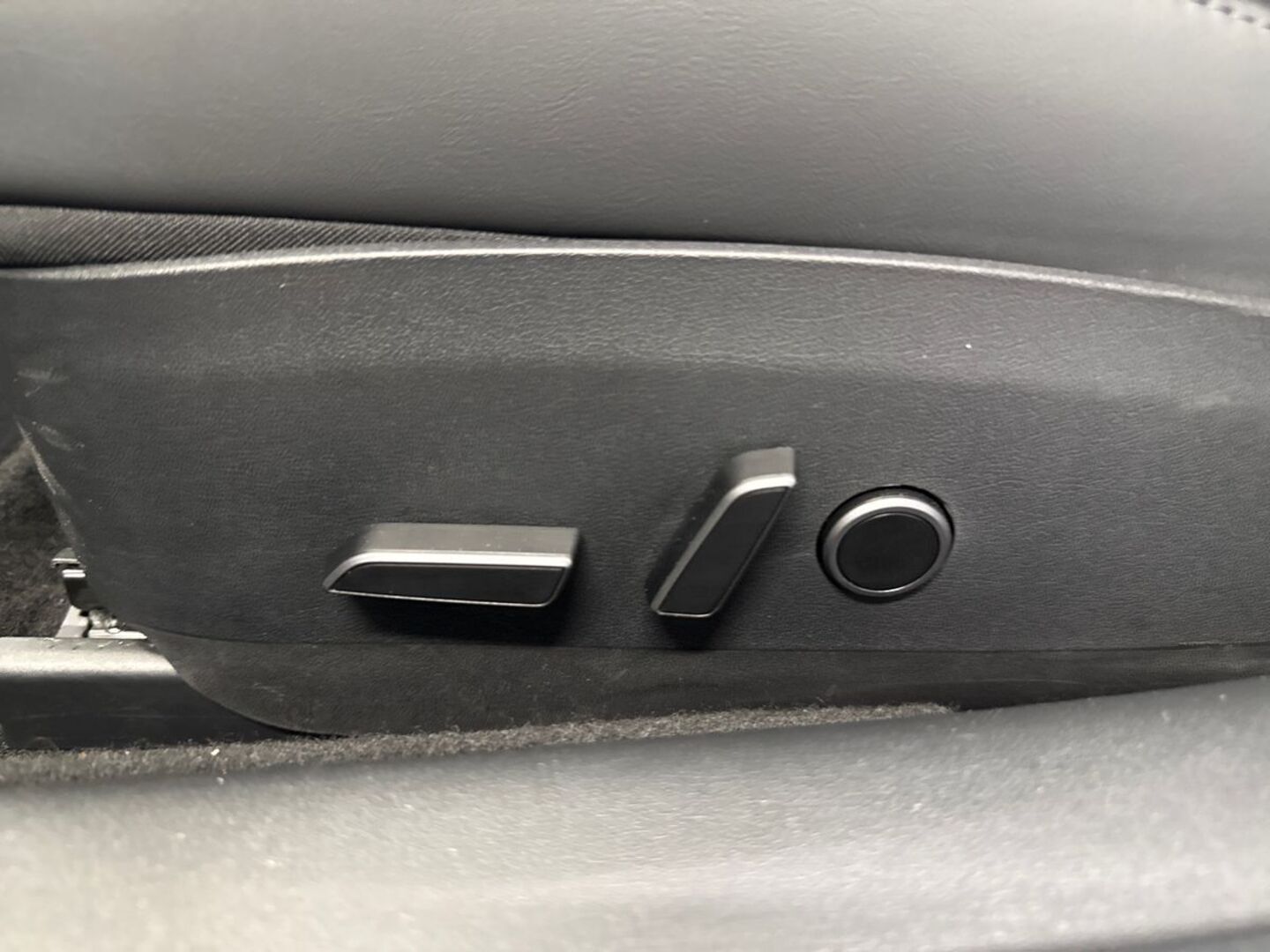 TESLA Model 3 25