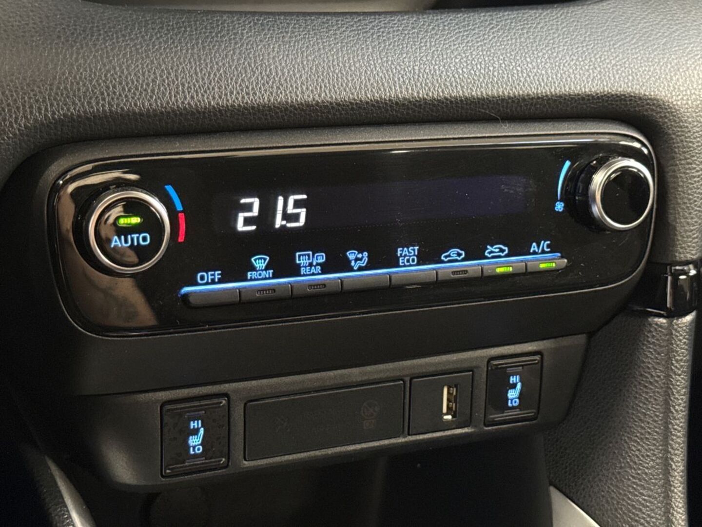 TOYOTA Yaris 26