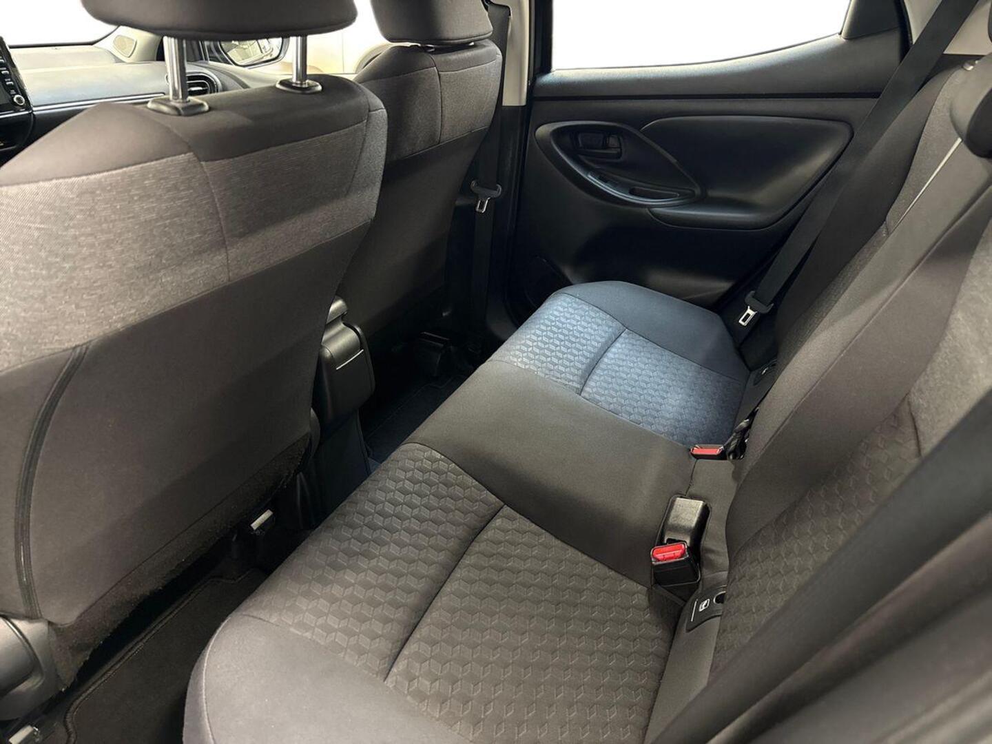 TOYOTA Yaris 2024