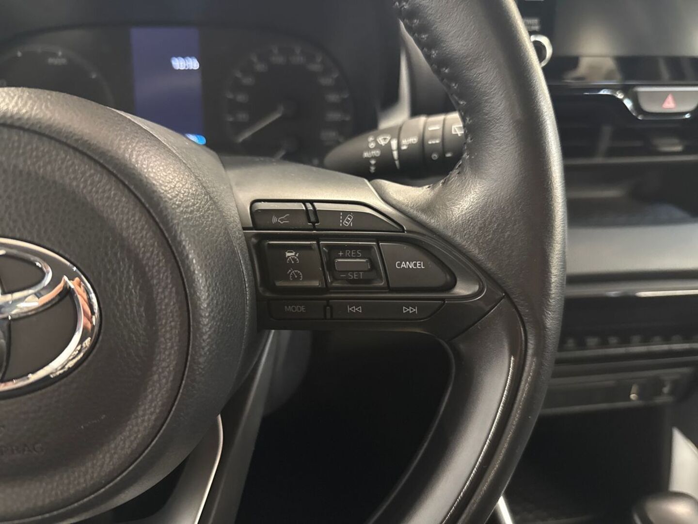 TOYOTA Yaris 2024