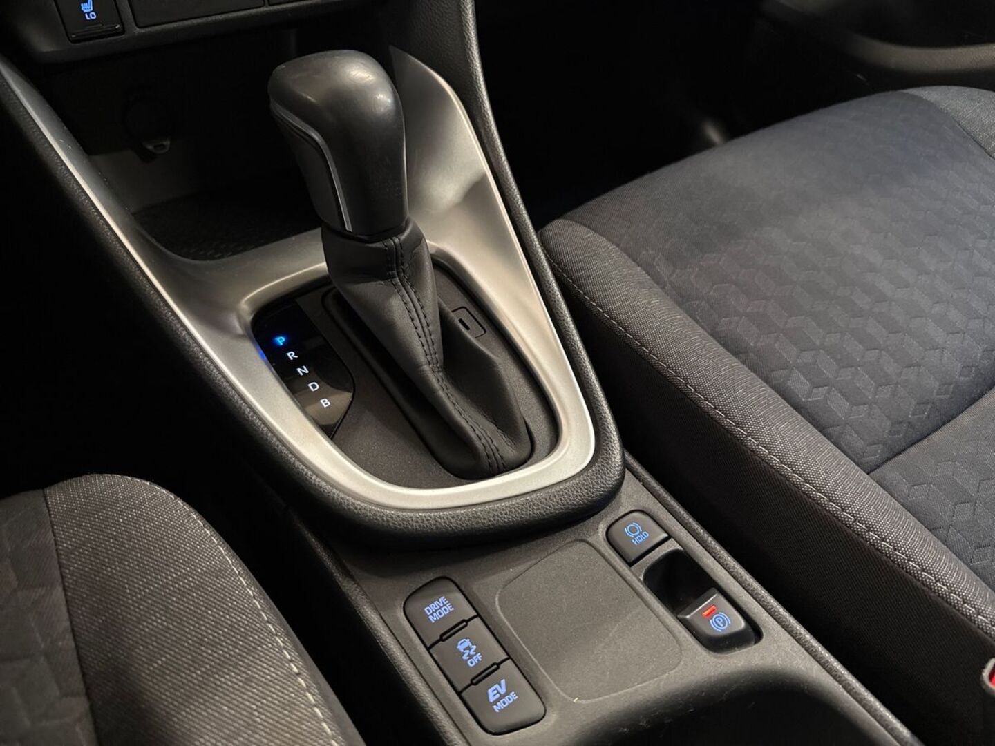 TOYOTA Yaris 2024
