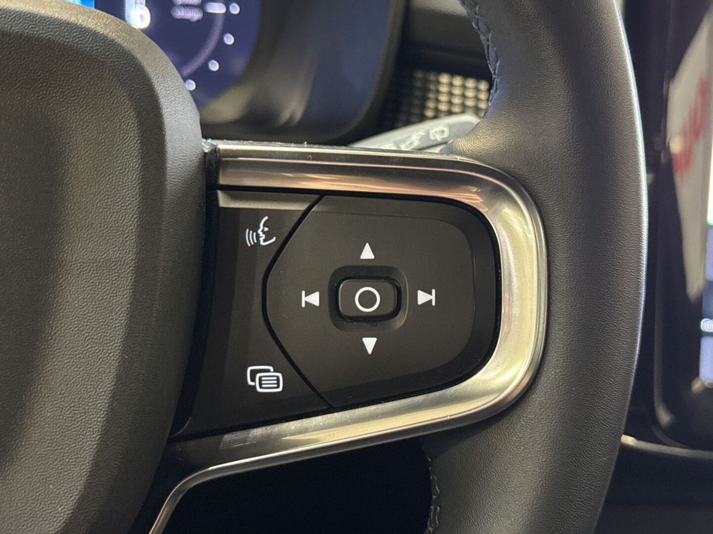 VOLVO XC40 2022