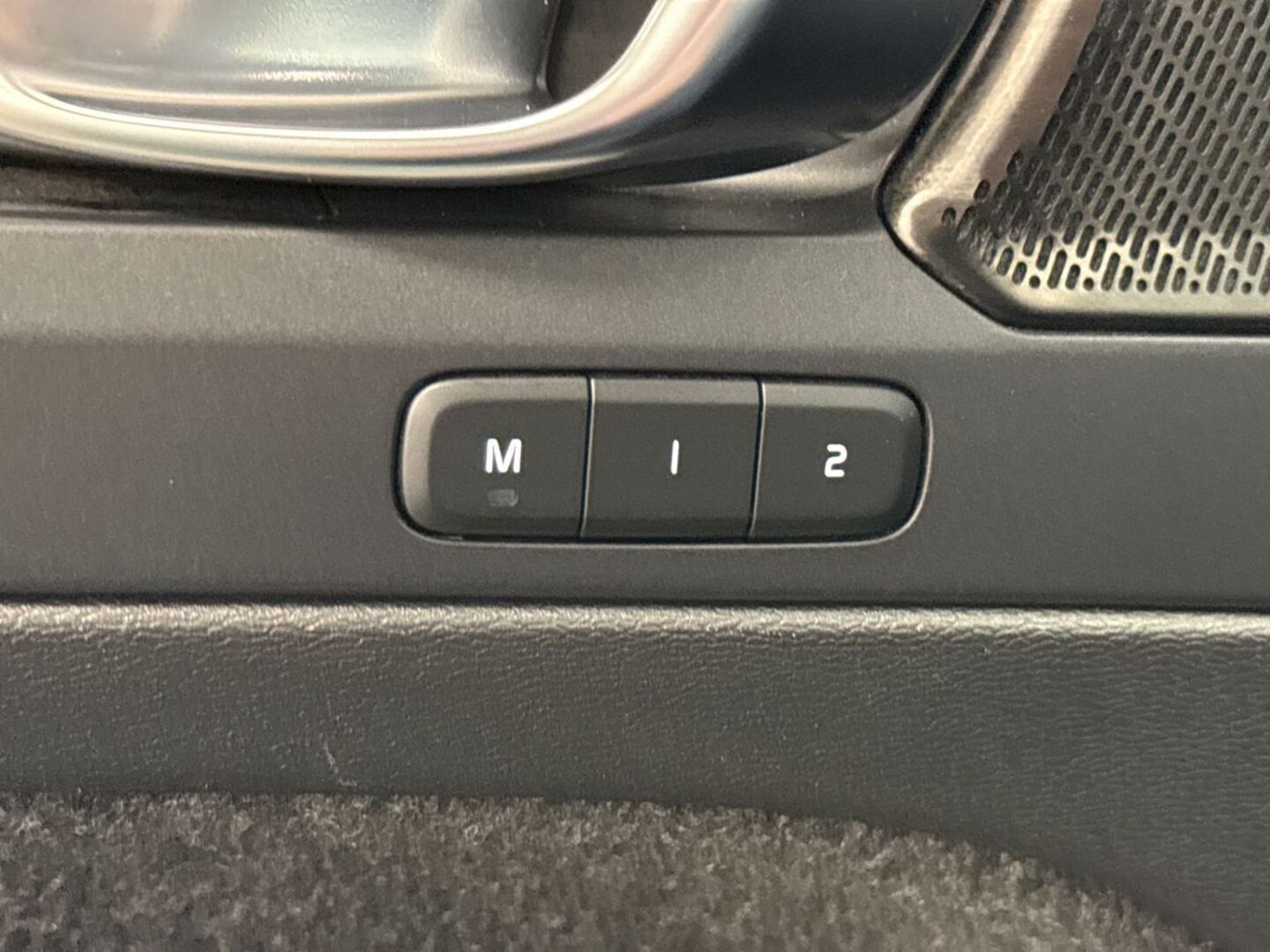 VOLVO XC40 2022