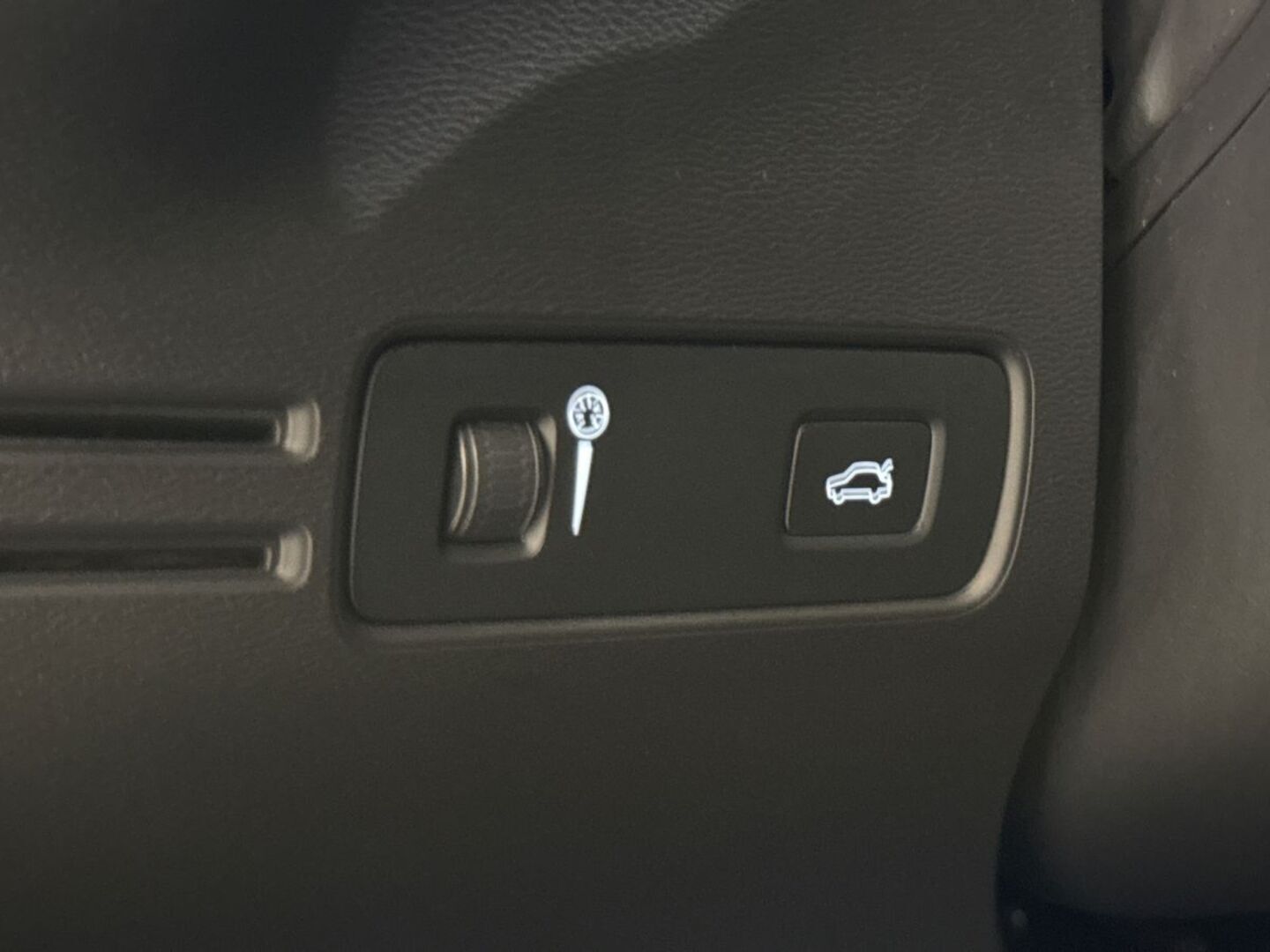 VOLVO XC40 2022