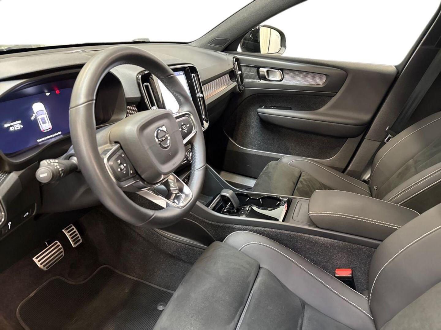 VOLVO XC40 2022