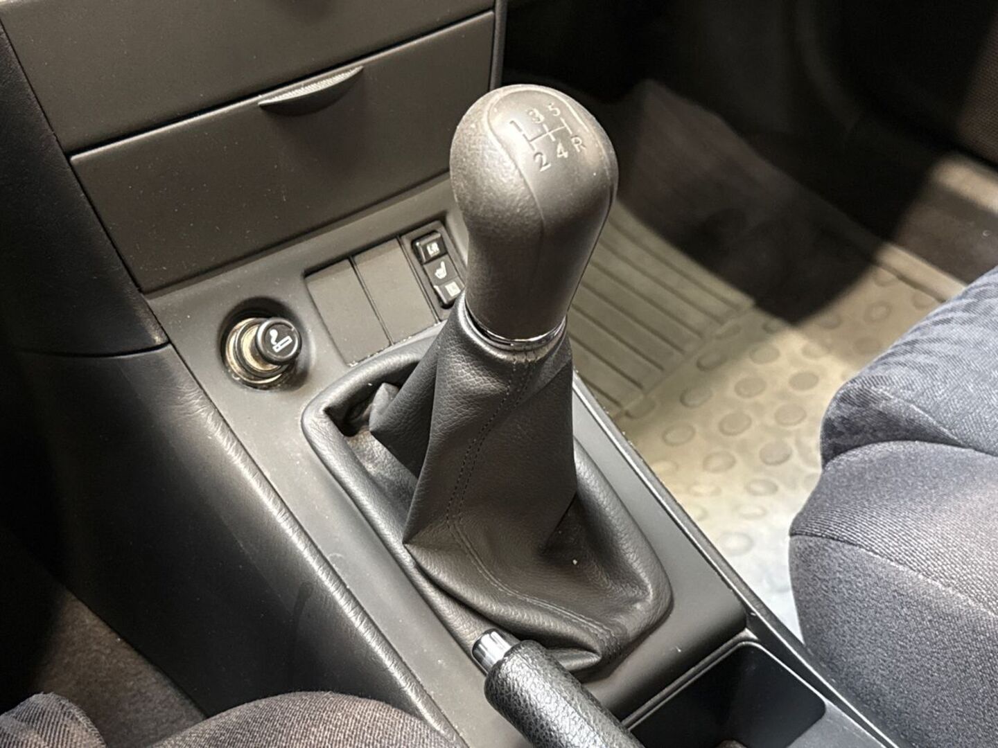 TOYOTA Corolla 2002