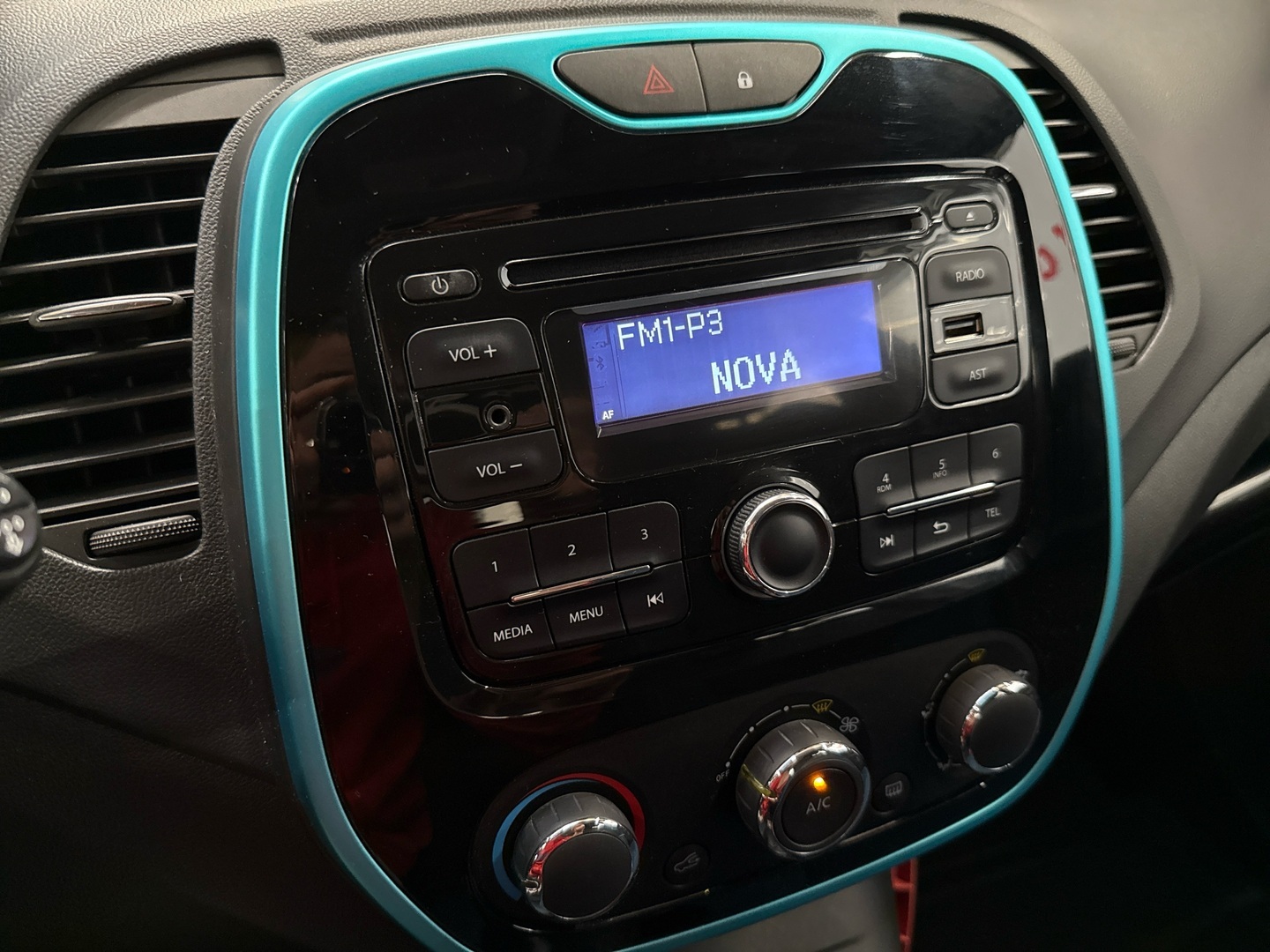 RENAULT Captur 2017