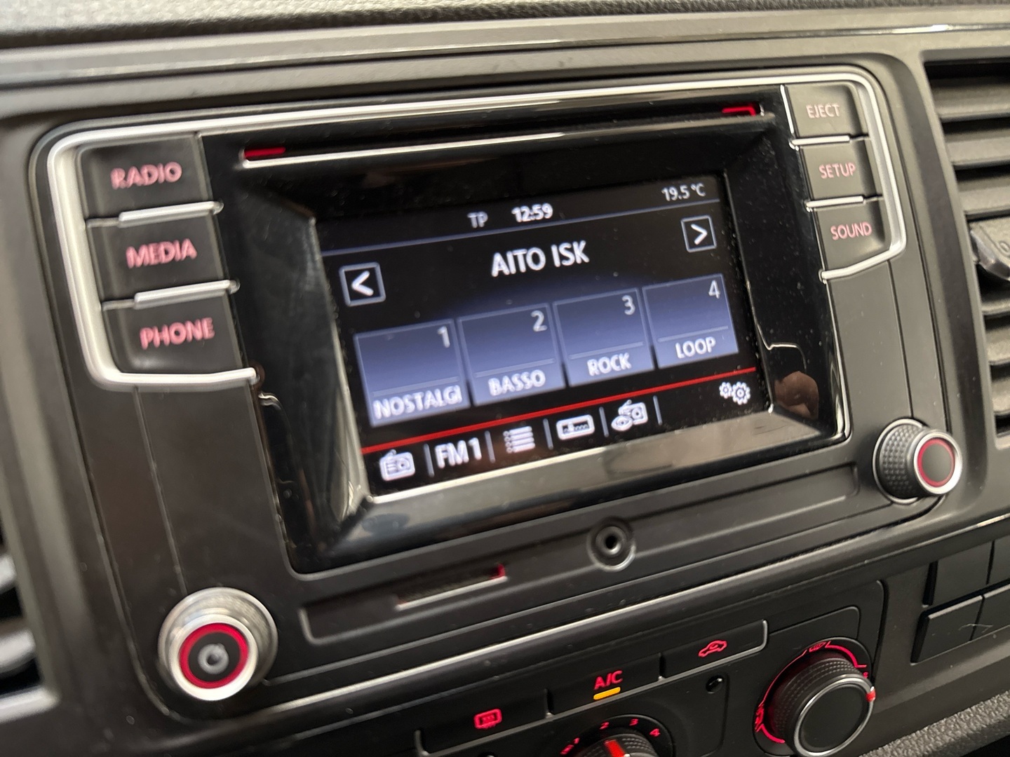 VOLKSWAGEN Transporter 2017