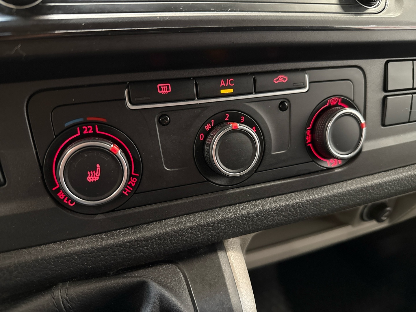 VOLKSWAGEN Transporter 2017