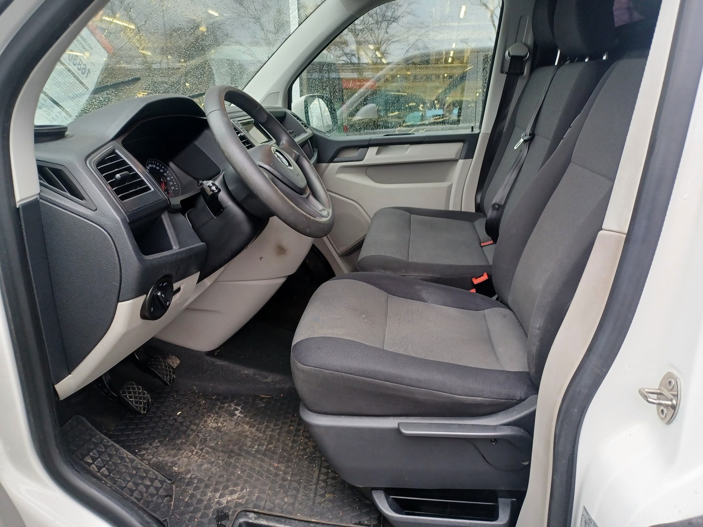 VOLKSWAGEN Transporter 2017