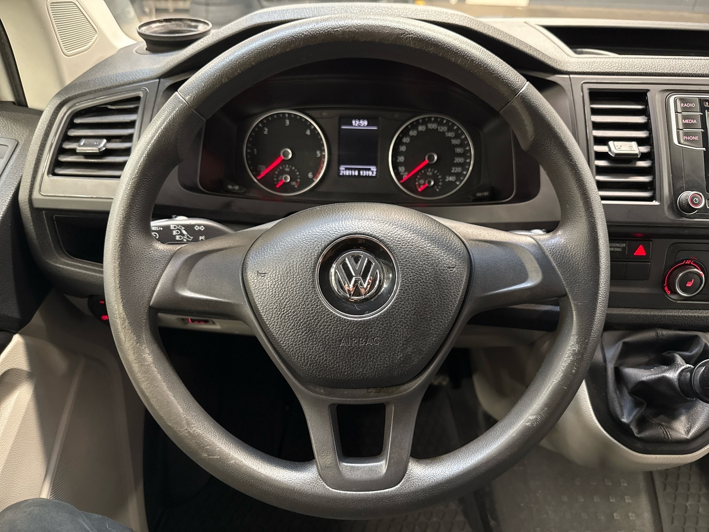 VOLKSWAGEN Transporter 2017