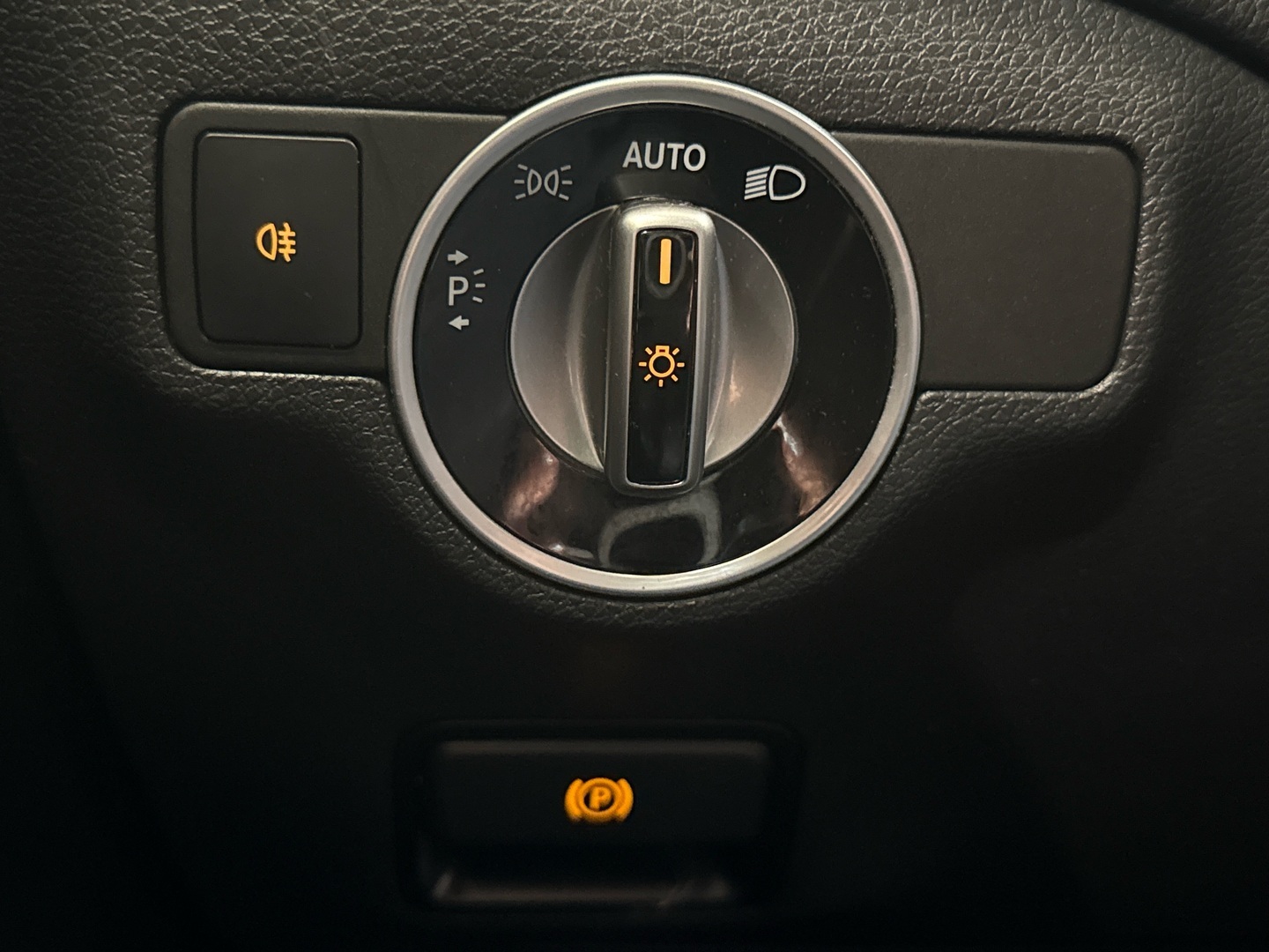 MERCEDES-BENZ A 2017