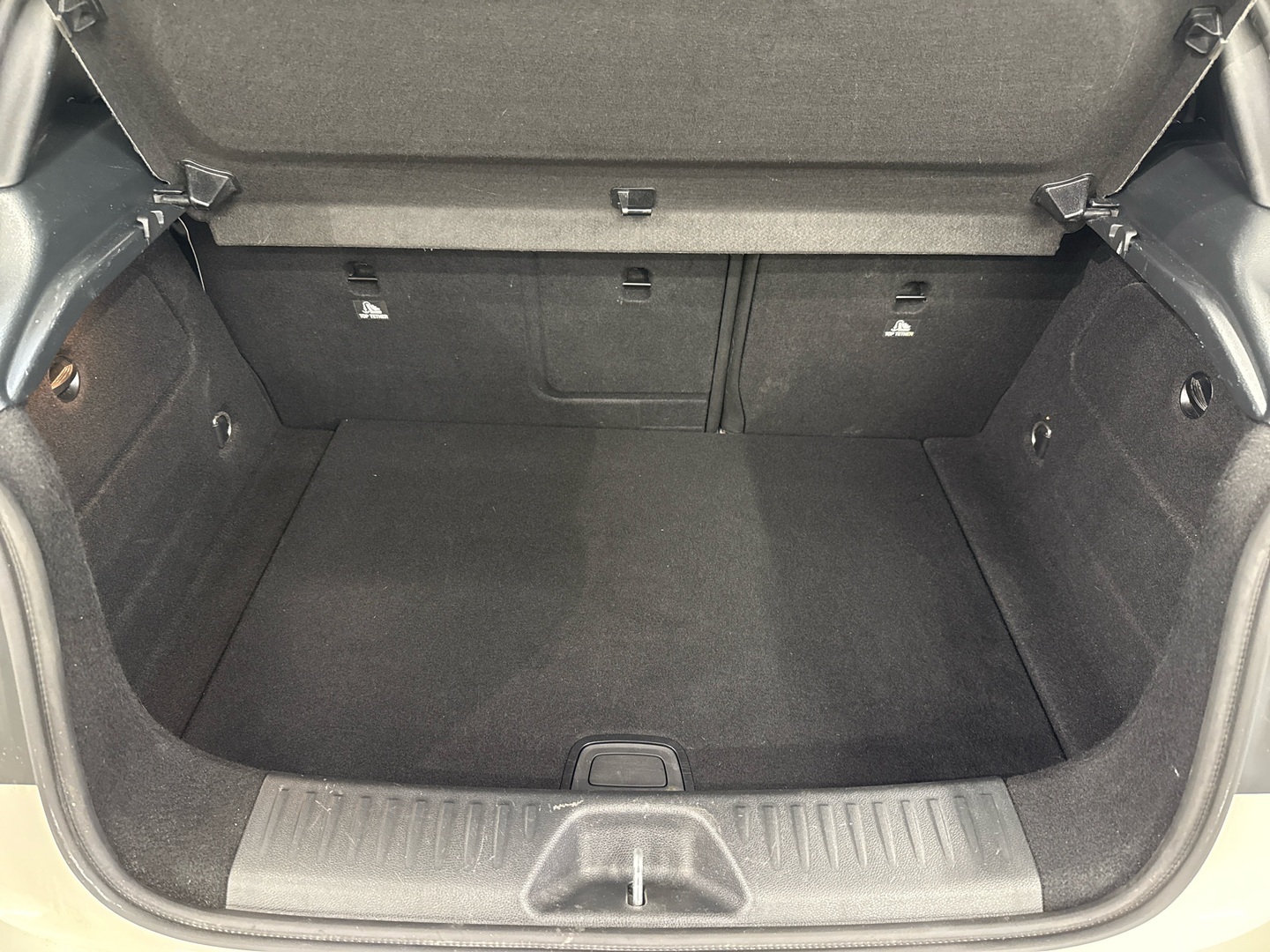 MERCEDES-BENZ A 2017