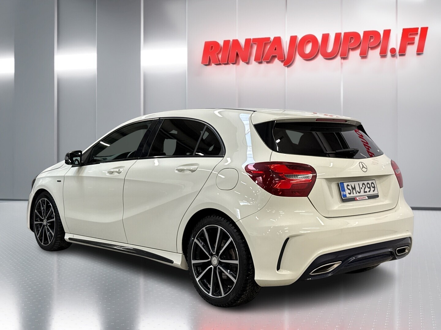 MERCEDES-BENZ A 2017