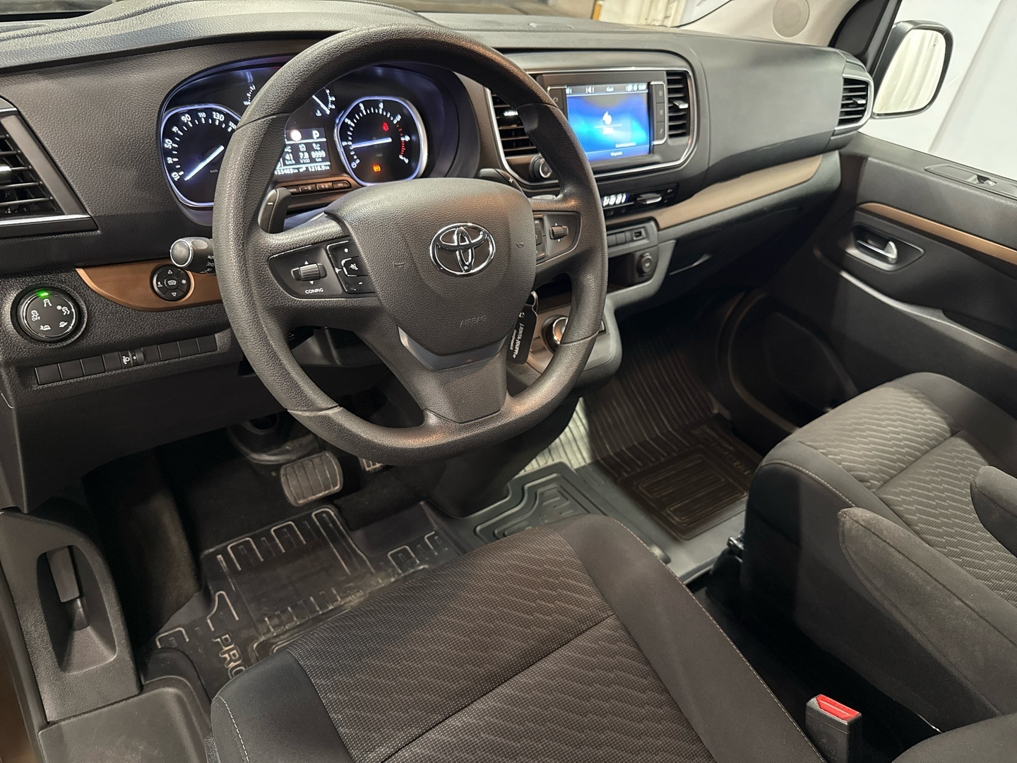 TOYOTA Proace Verso 2017