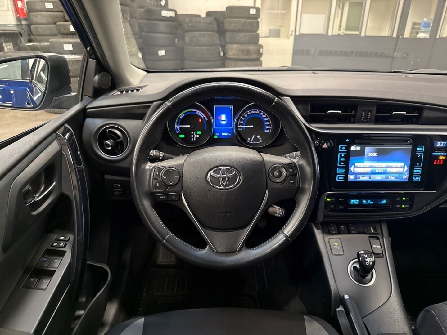 TOYOTA Auris 2016