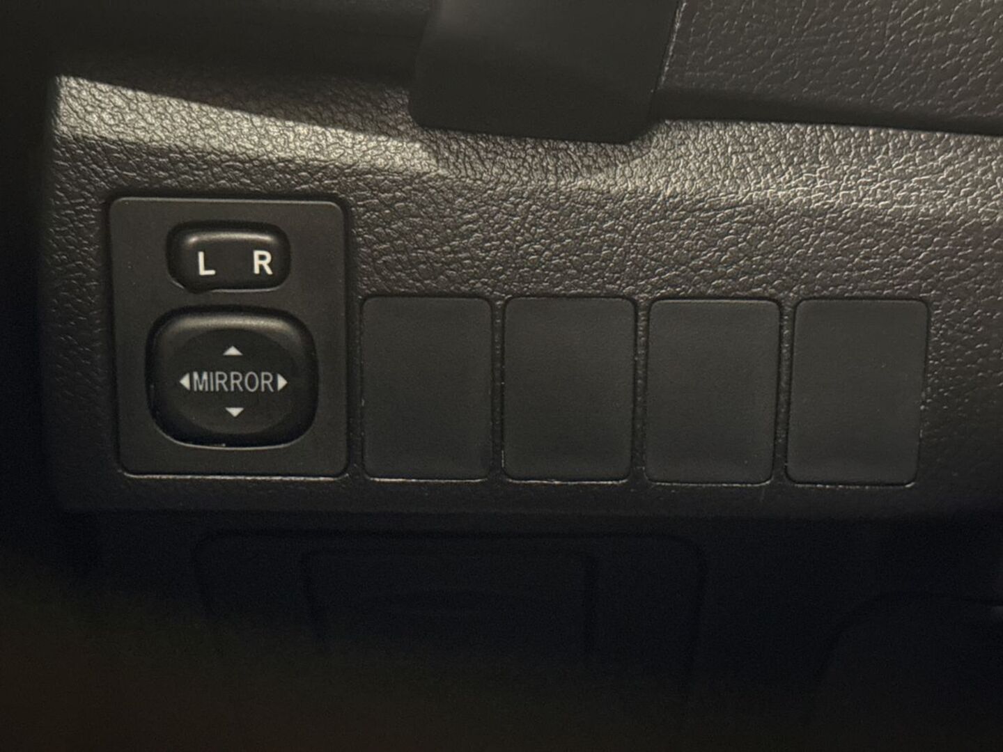 TOYOTA Auris 2016