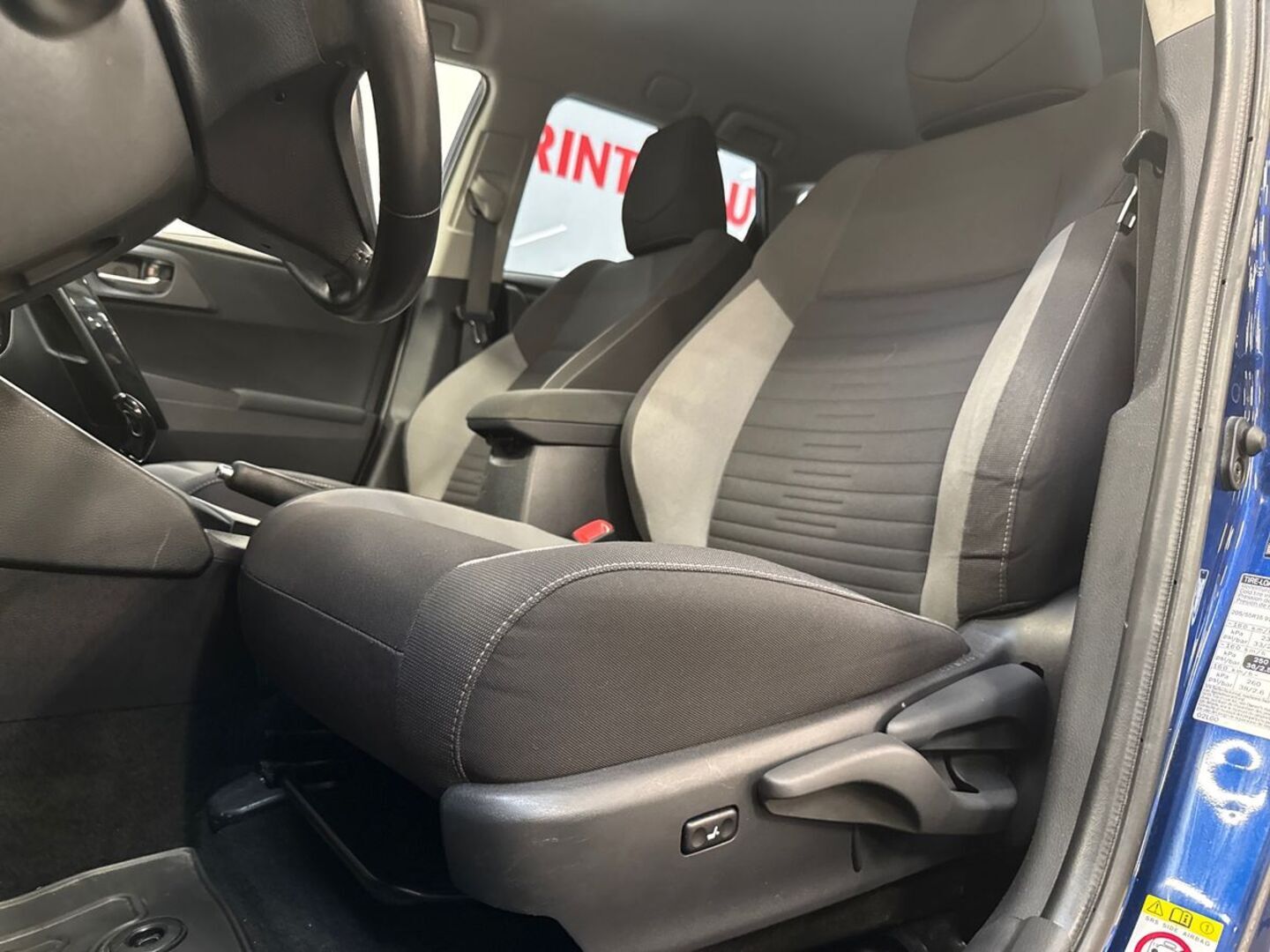 TOYOTA Auris 2016