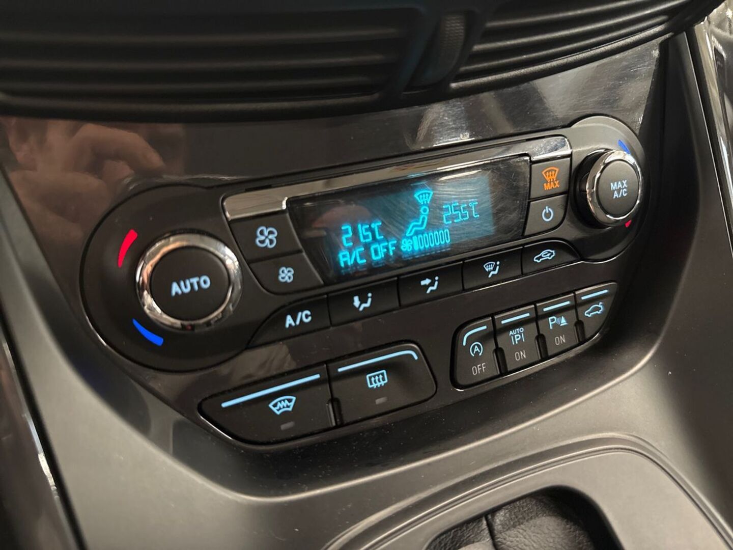 FORD Kuga 19