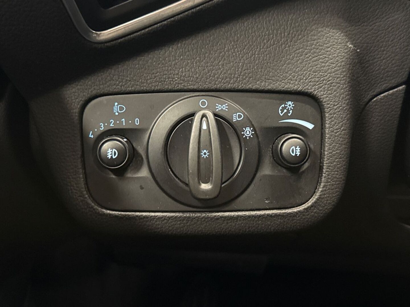 FORD Kuga 21