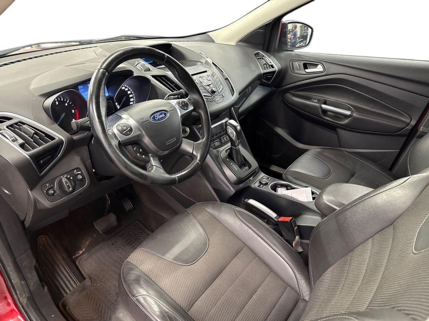 FORD Kuga 6
